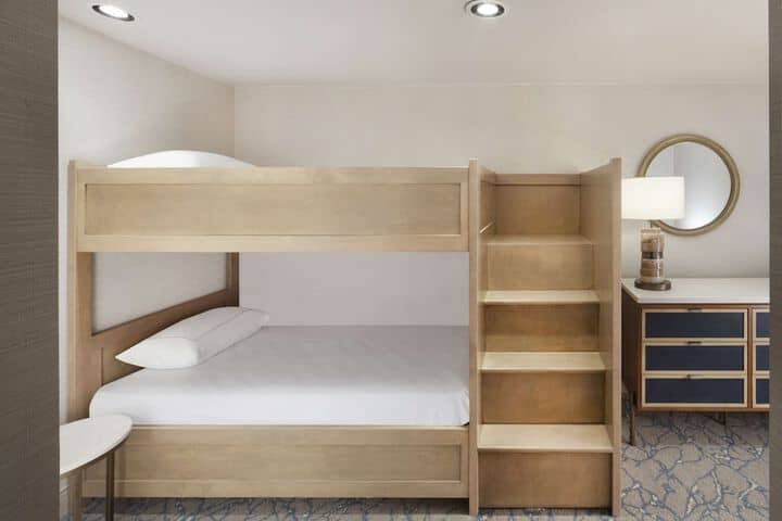 Room 46 of 158