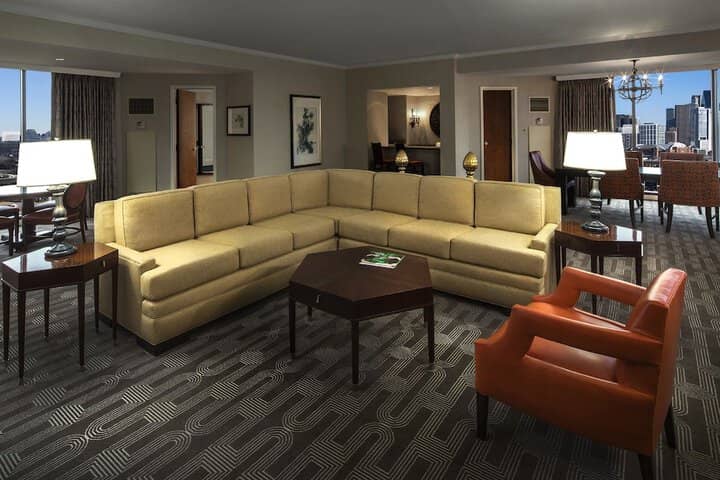 Room 53 of 158