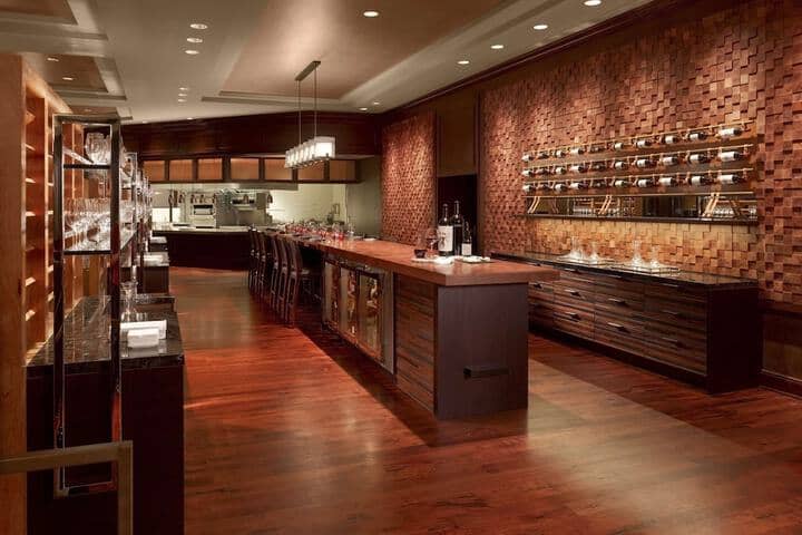 Lounge 128 of 158