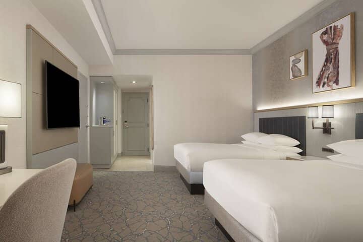Room 27 of 158