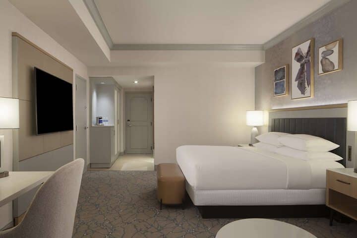 Room 28 of 158